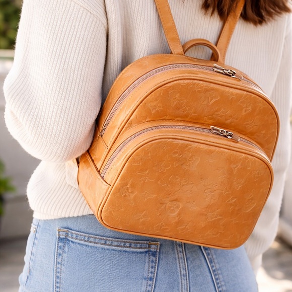 Louis Vuitton Handbags - Louis Vuitton Yellow/Carmel/Nude Vernis Murray Backpack- Authentic with COA